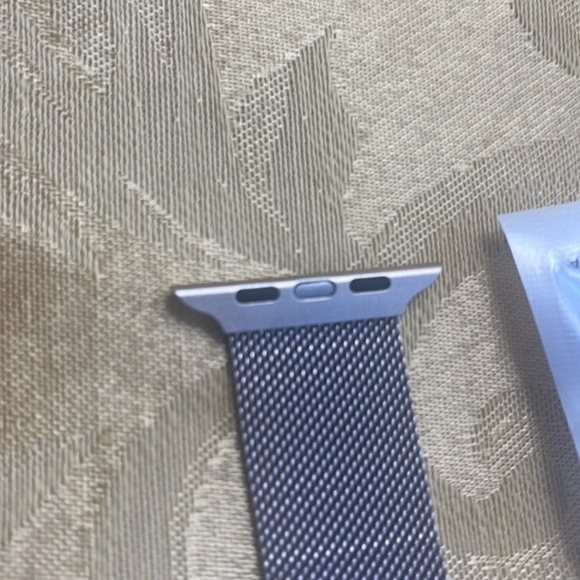 Magnetic Milanese Gold tone loop watch band for Apple - Picture 4 of 4